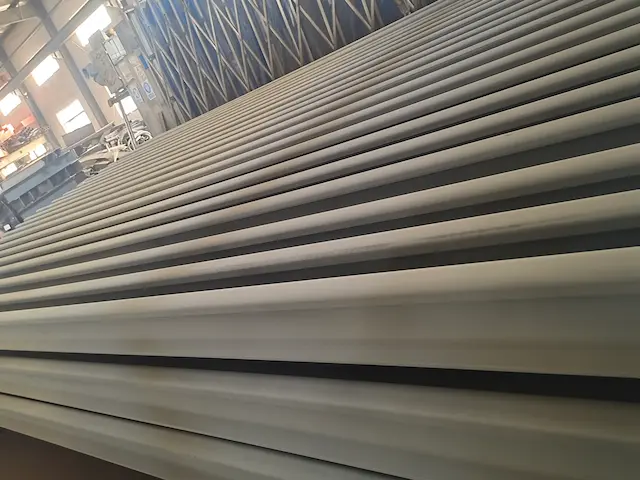 Sandblasting rails