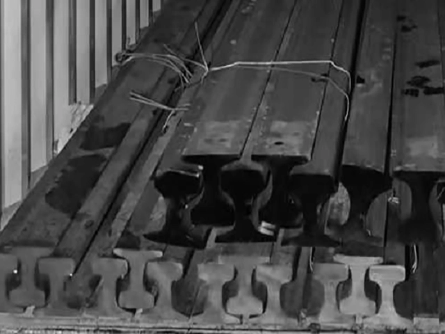 CR73 crane track for sale