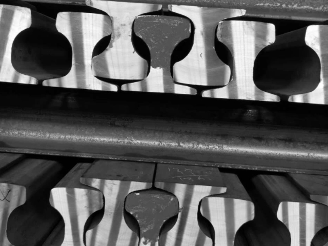 KP 70 Rails Supplier