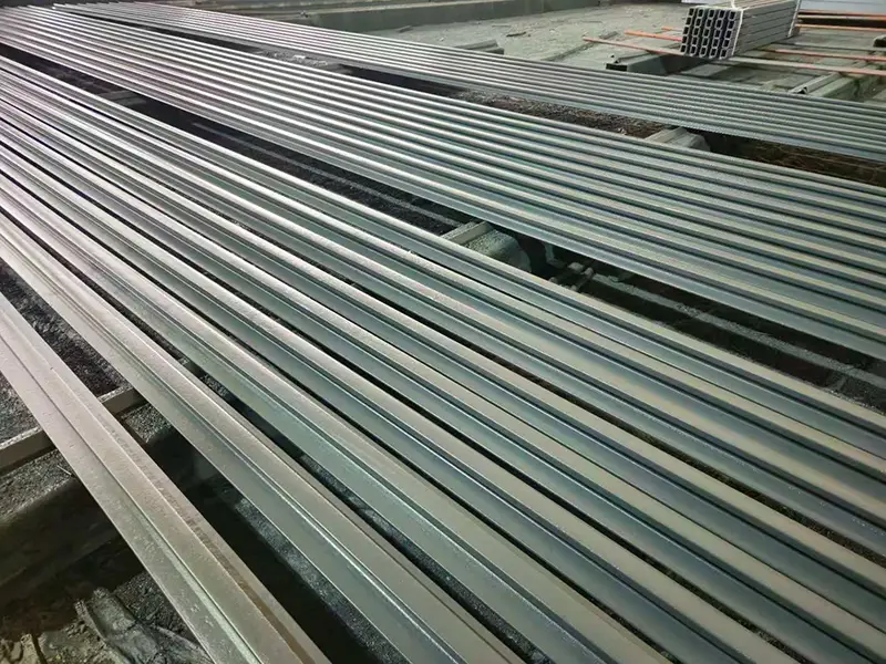 Ship crane rail with anti-corrosion coating