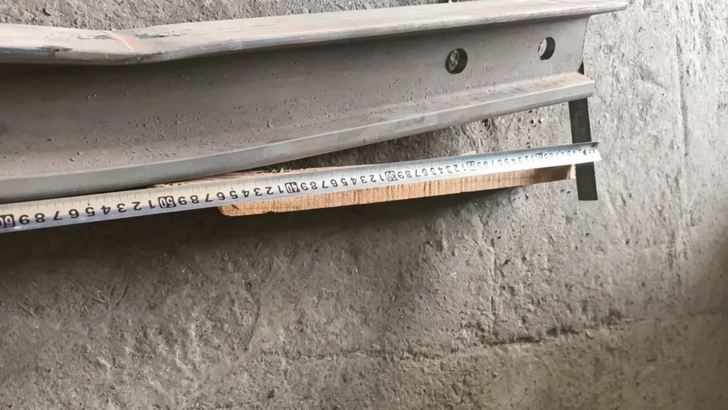 Apron-Conveyor-Tail-Rail-Straight-Section