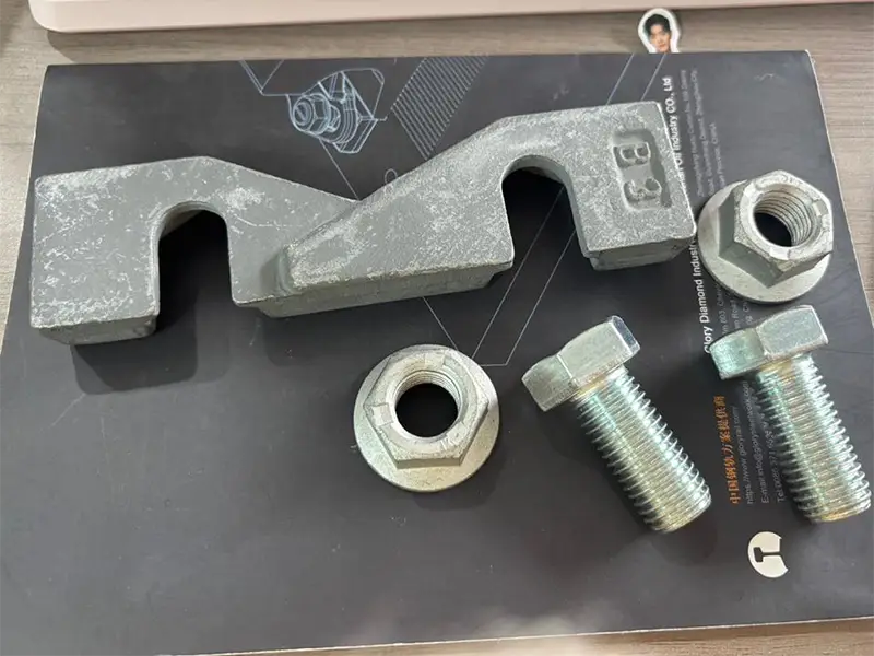 Y3 rail clamp base bolt and nut details