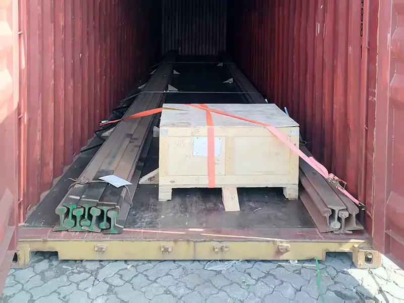 S49 rails ship to Dammam