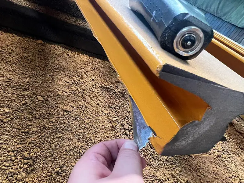 A65 crane rail end section protective covering before 360-degree painting